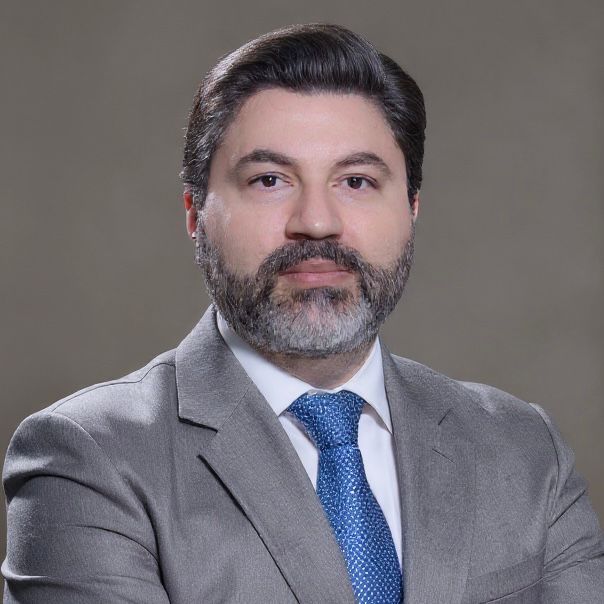 Dr. Carlos Eduardo Mendonça Feliciano