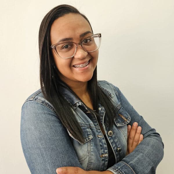 Larissa Caroline Estevam Capra