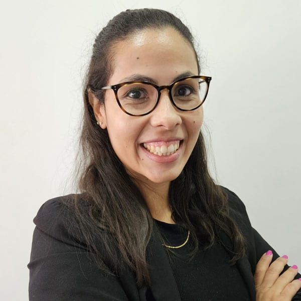 Dra. Thaís Rosa Bastos